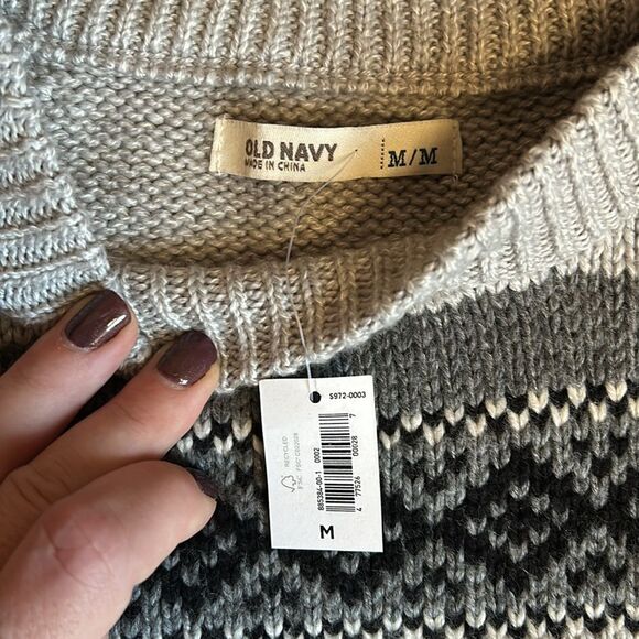 NWT Old Navy Gray and Black Sequin Knit Sweater. Size Medium - Picture 4 of 8